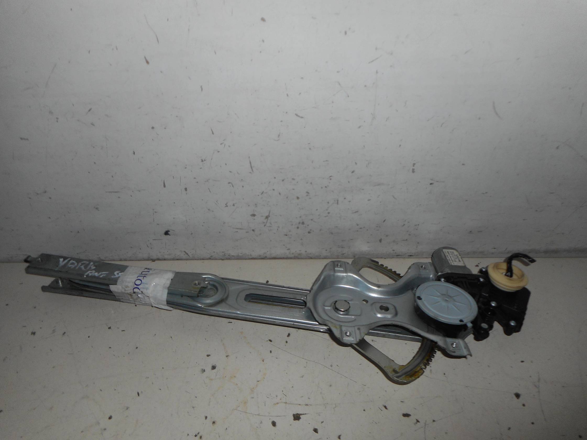 Alzacristallo elettr. porta ant. sx.